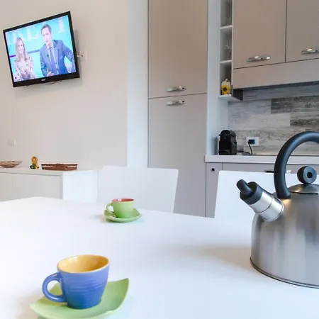 Mi Suzzani Apartment